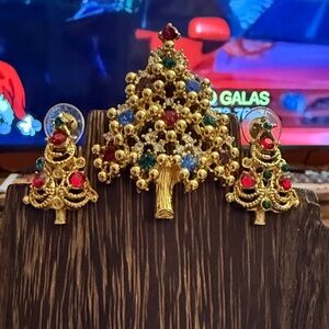 VINTAGE Gold Christmas Tree Brooch and Earring Set